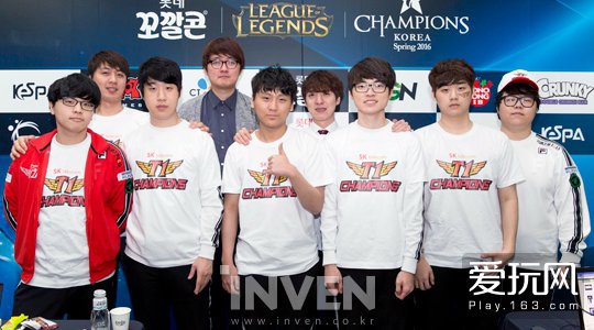 从他满怀期 从他满怀期